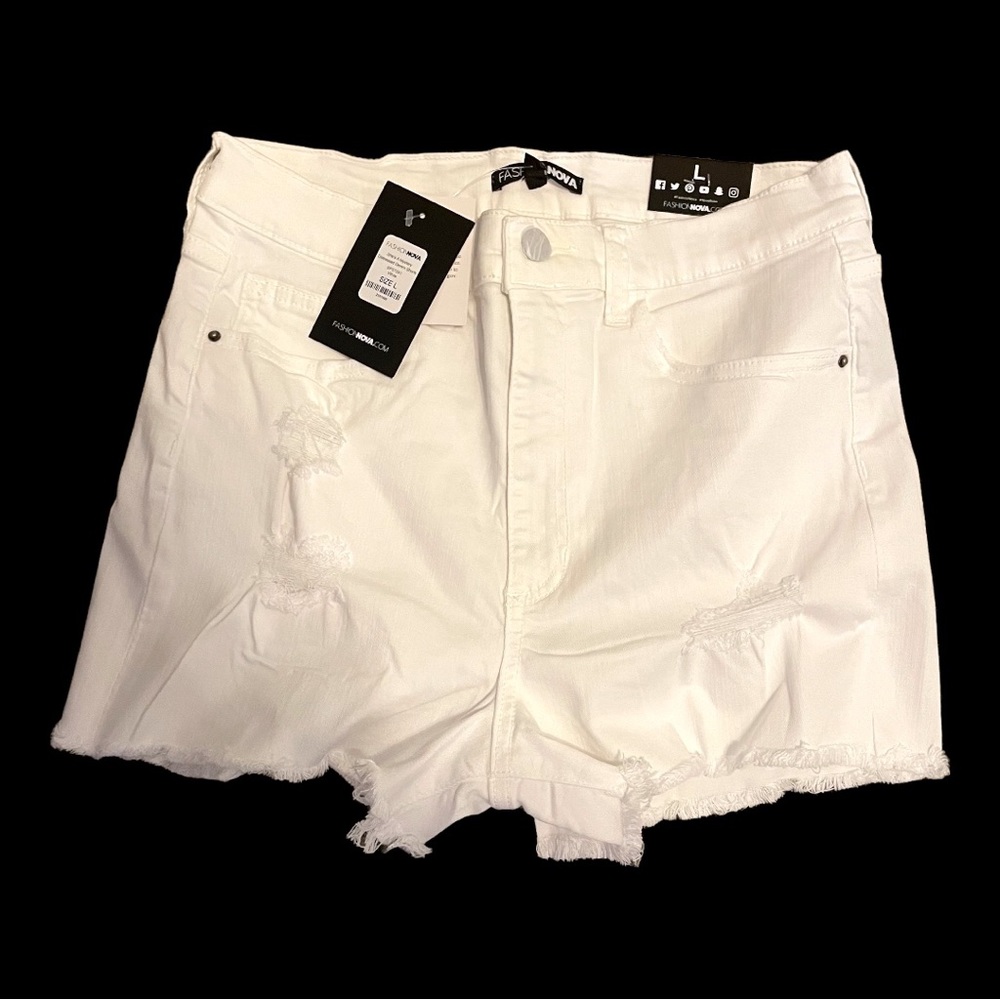 NWT White high waisted distressed shorts